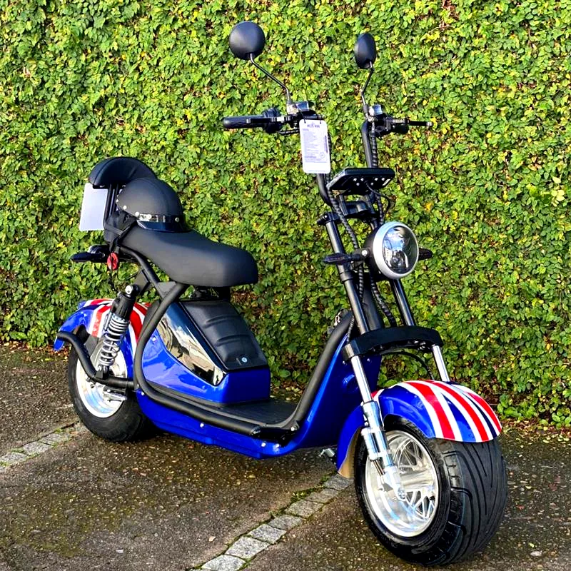 Scooter elétrica citycoco X13 azul, com para-lama estilo bandeira britânica, foto real na DL Mobilidade em Schroeder